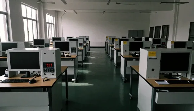 课程研发中性能与适用条件的精准匹配策略